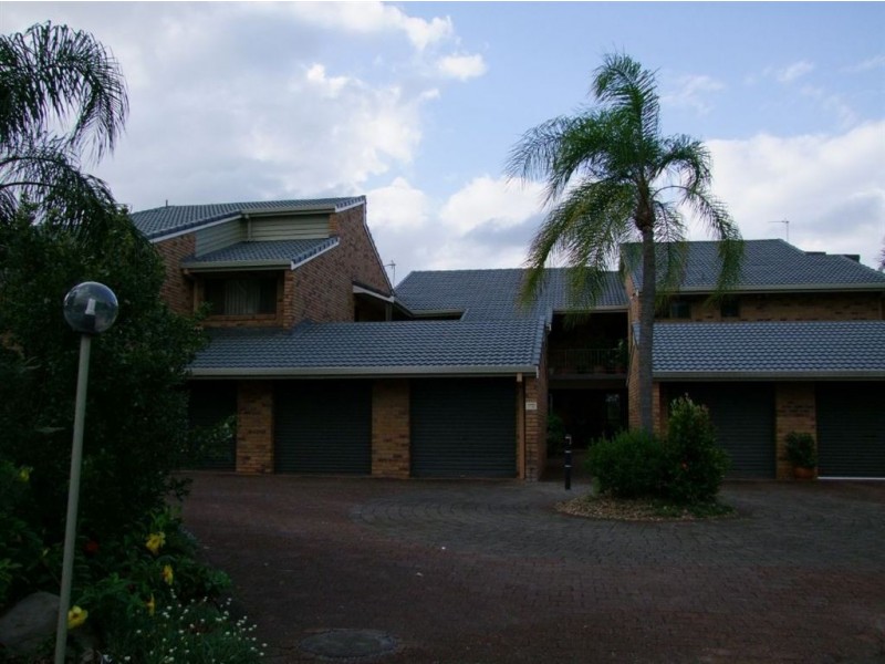 8/14 Dunlop Court, Mermaid Waters QLD 4218