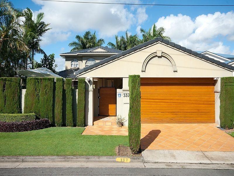 337 Monaco Street, Broadbeach Waters QLD 4218