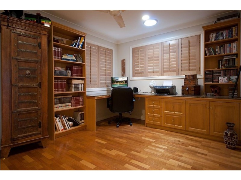 337 Monaco Street, Broadbeach Waters QLD 4218