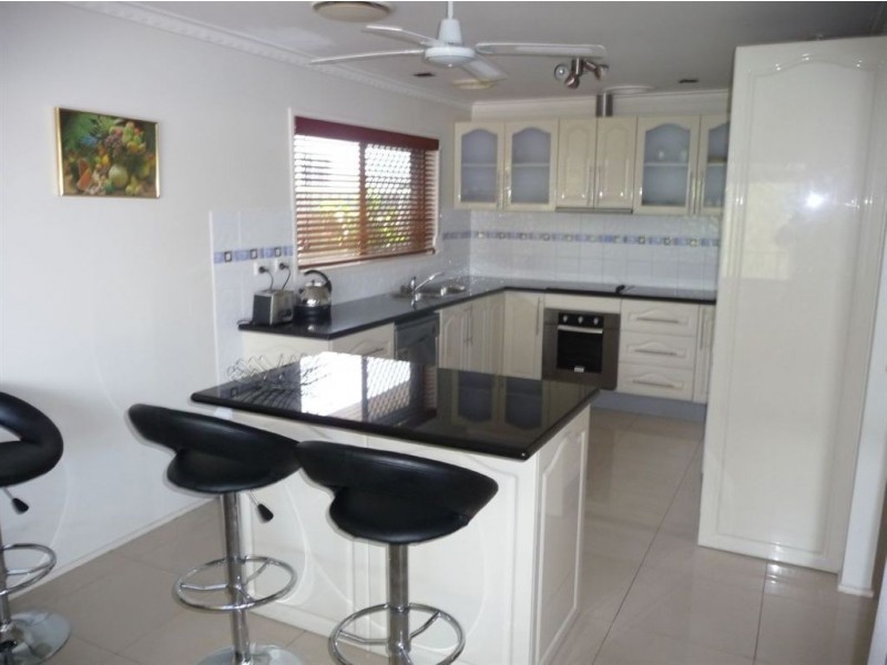 84 Markeri Street, Mermaid Waters QLD 4218