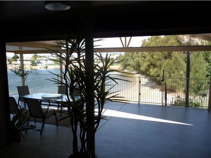 84 Markeri Street, Mermaid Waters QLD 4218