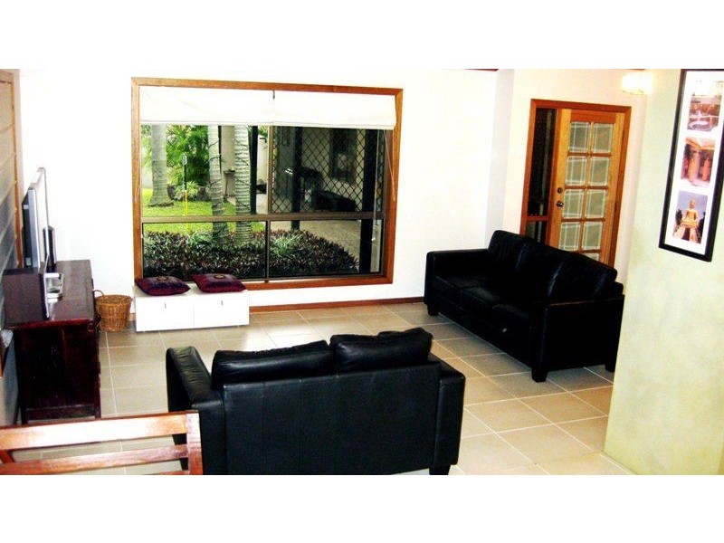 78 Barrier Reef Drive, Mermaid Waters QLD 4218