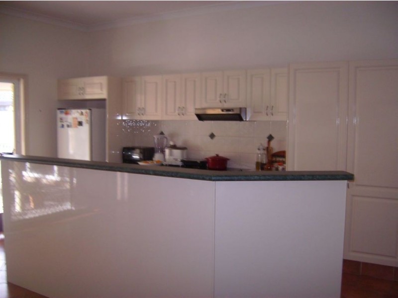 18 Karabella Court, Mermaid Waters QLD 4218