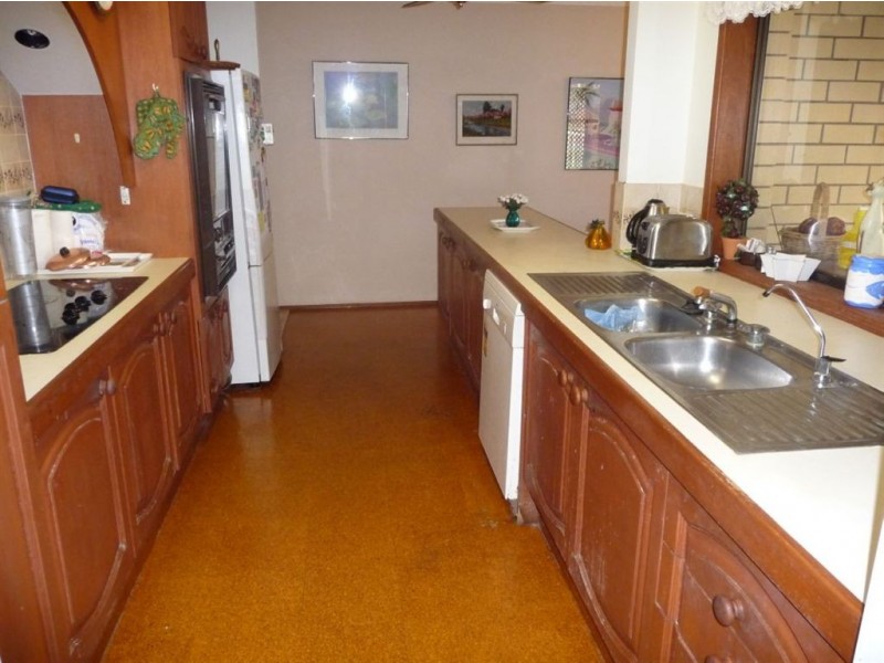 6 Driver Court, Mermaid Waters QLD 4218