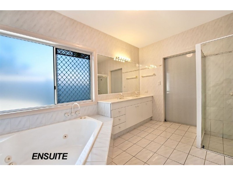 45 Martinique Way, Clear Island Waters QLD 4226