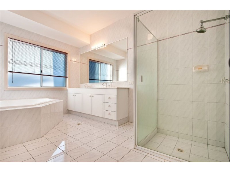 45 Martinique Way, Clear Island Waters QLD 4226