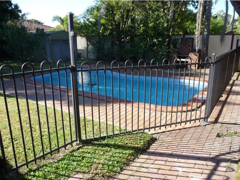 14 Morinda Way, Labrador QLD 4215