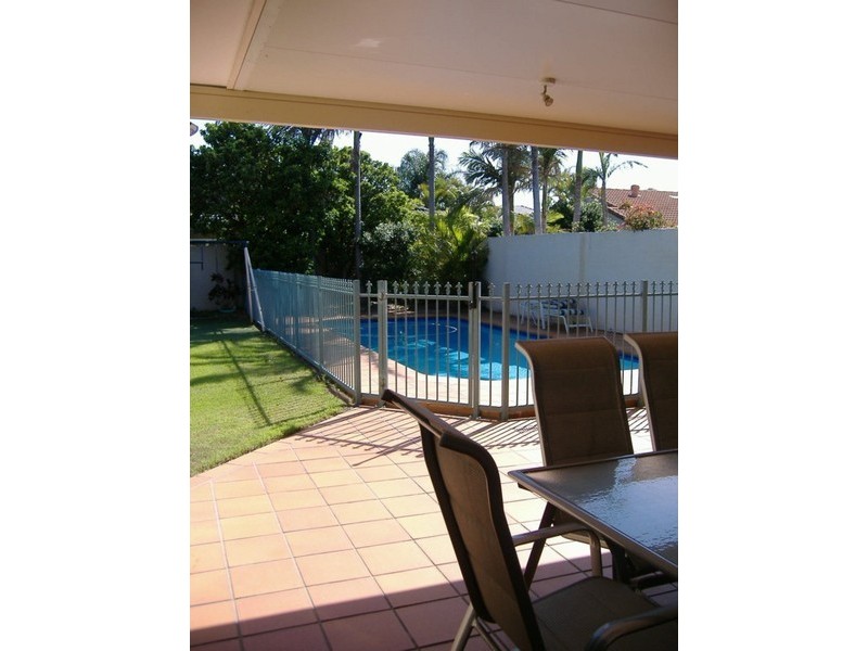 40 Beauty Point Drive, Robina QLD 4226