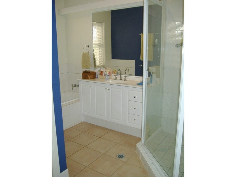 40 Beauty Point Drive, Robina QLD 4226