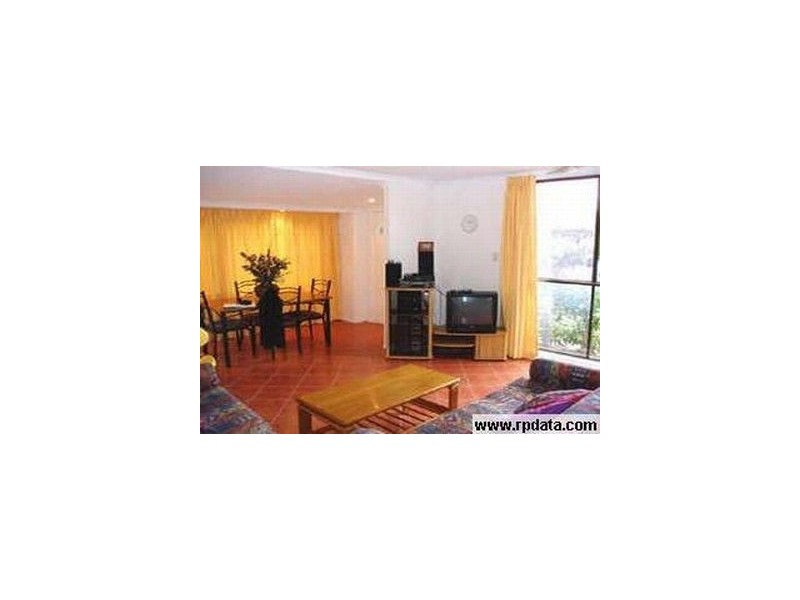 4 Naranga Avenue, Broadbeach Waters QLD 4218