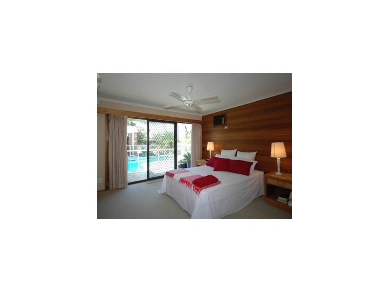 9 Craig Avenue, Carrara QLD 4211