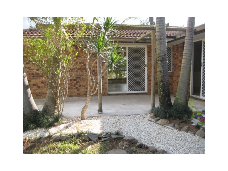 42 Marble Drive, Carrara QLD 4211