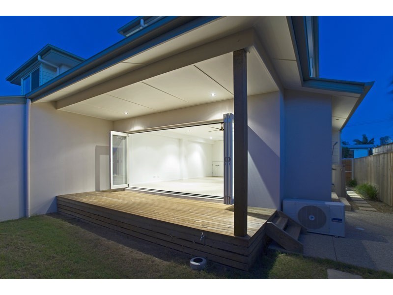 1/76 Paradise Island Drive, Surfers Paradise QLD 4217