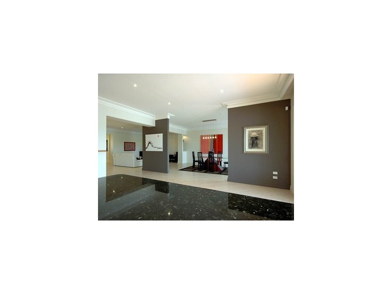 9 Namatjira Court, Broadbeach Waters QLD 4218