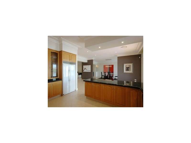 9 Namatjira Court, Broadbeach Waters QLD 4218