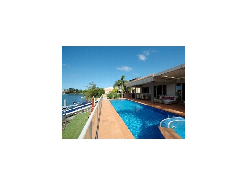 9 Namatjira Court, Broadbeach Waters QLD 4218