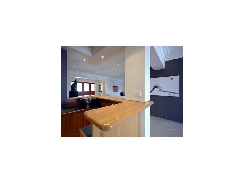 9 Namatjira Court, Broadbeach Waters QLD 4218