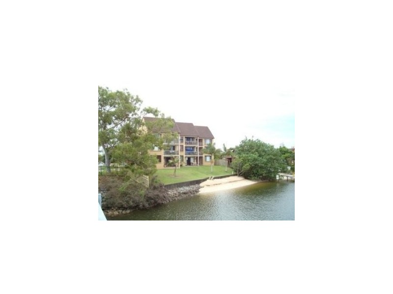 5/18 Sunshine Blvd, Broadbeach Waters QLD 4218