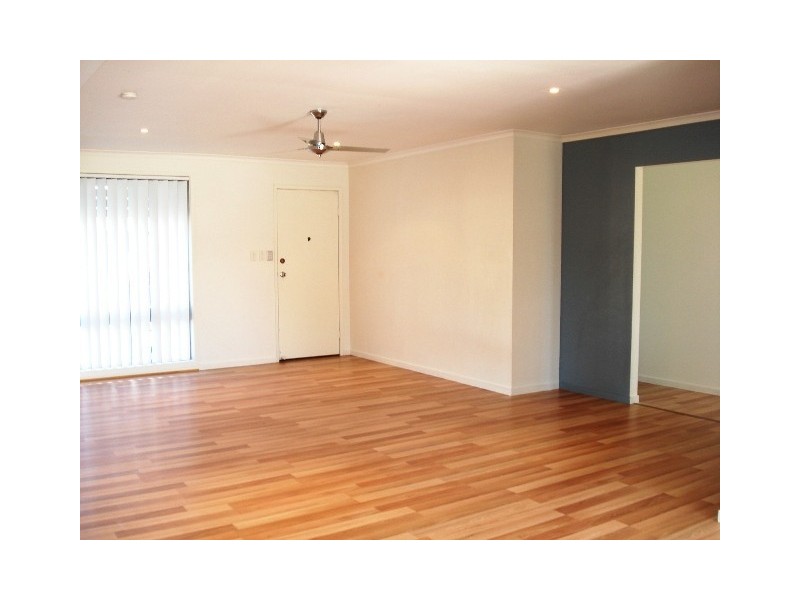 109 Hooker Bvd, Broadbeach Waters QLD 4218