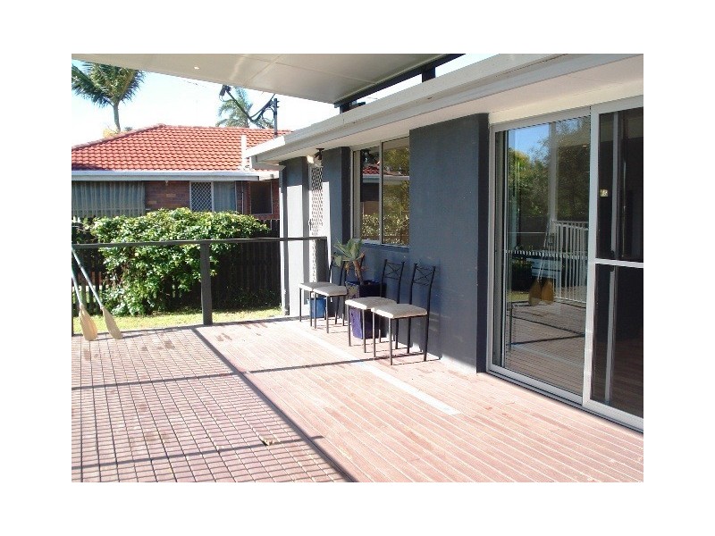 109 Hooker Bvd, Broadbeach Waters QLD 4218