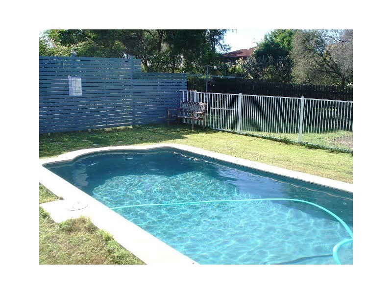 109 Hooker Bvd, Broadbeach Waters QLD 4218