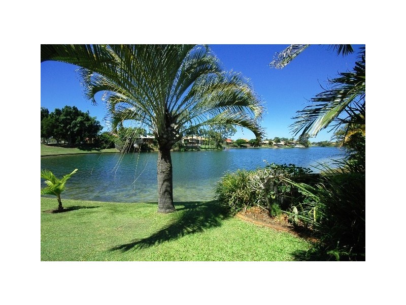 13 Normanby Street, Mermaid Waters QLD 4218