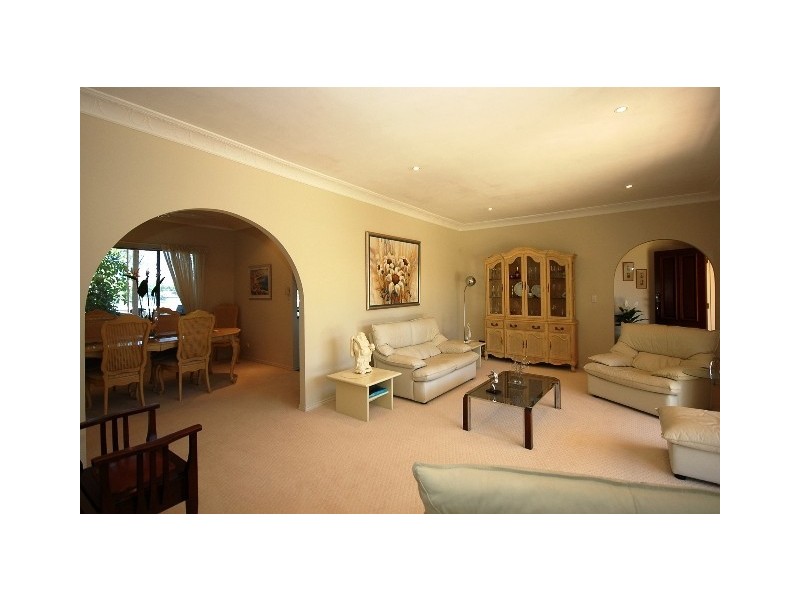 13 Normanby Street, Mermaid Waters QLD 4218
