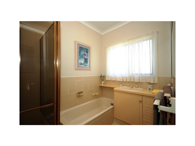 13 Normanby Street, Mermaid Waters QLD 4218