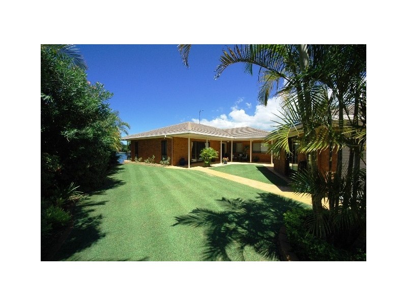 13 Normanby Street, Mermaid Waters QLD 4218
