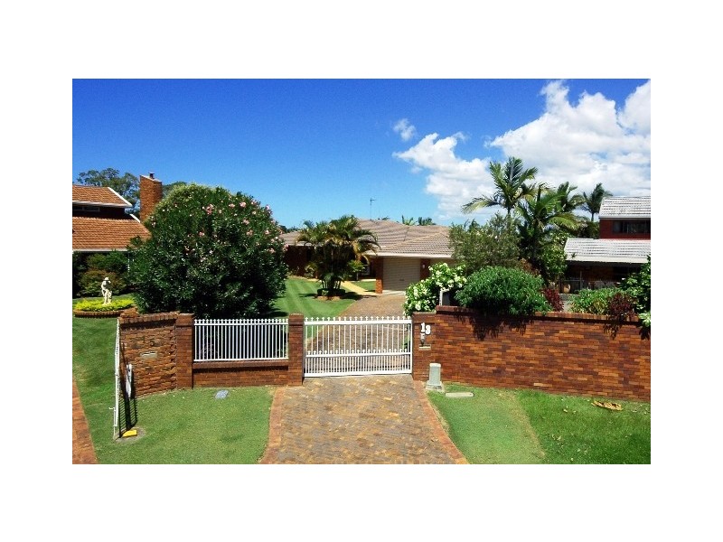 13 Normanby Street, Mermaid Waters QLD 4218
