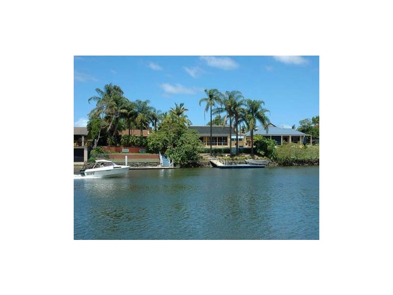 42 River Crescent, Broadbeach Waters QLD 4218