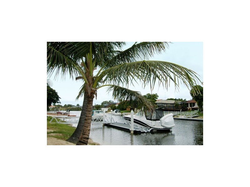 3 Cedar Place, Broadbeach Waters QLD 4218