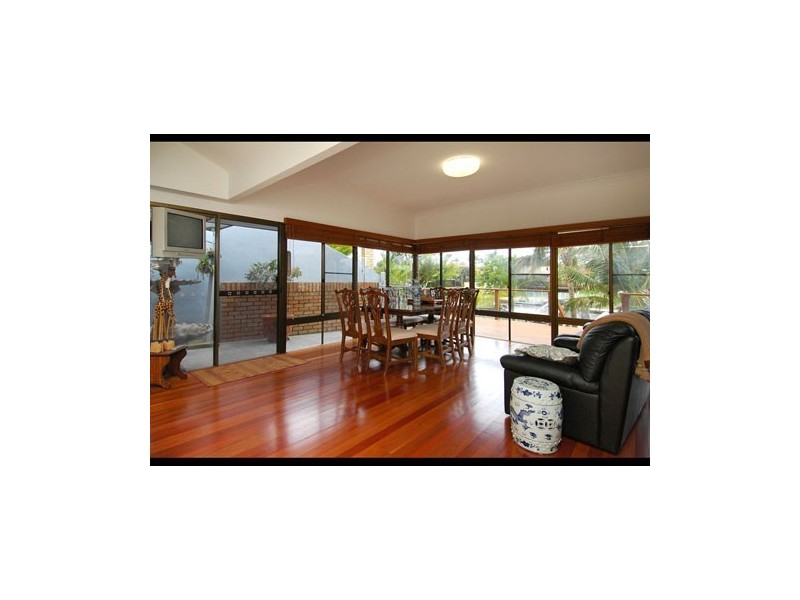 3 Cedar Place, Broadbeach Waters QLD 4218