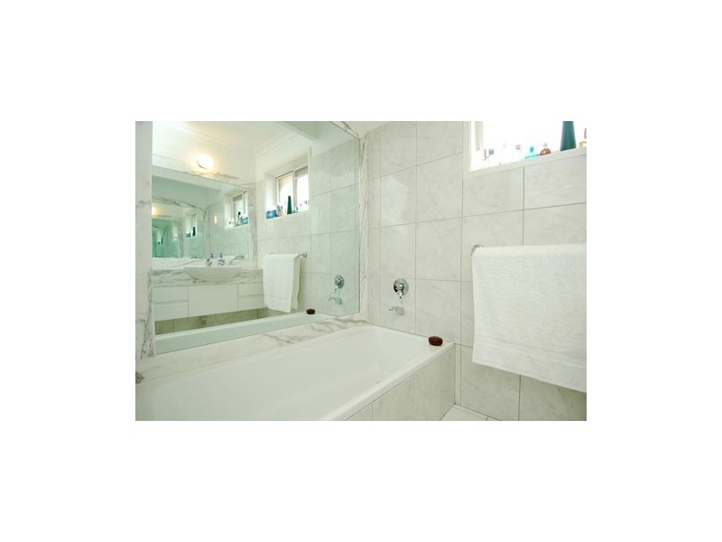 3 Cedar Place, Broadbeach Waters QLD 4218