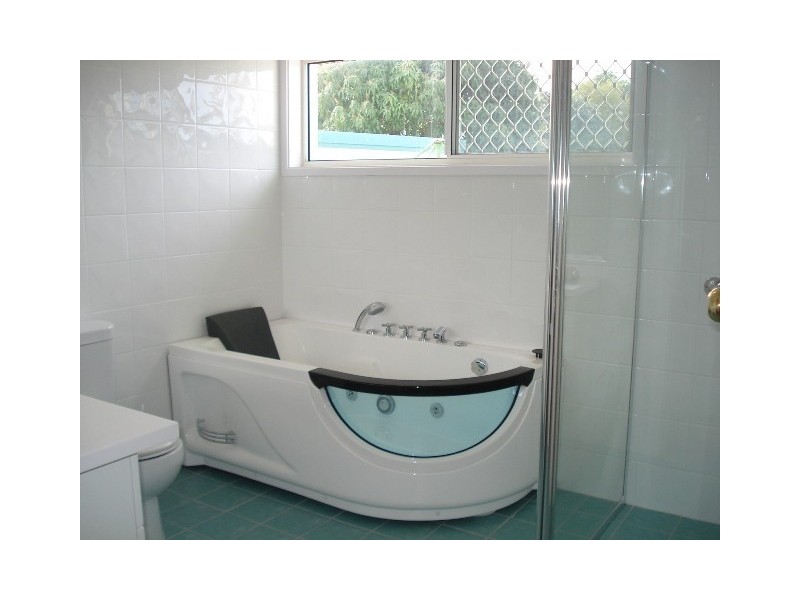 14 Allambi Avenue, Broadbeach Waters QLD 4218