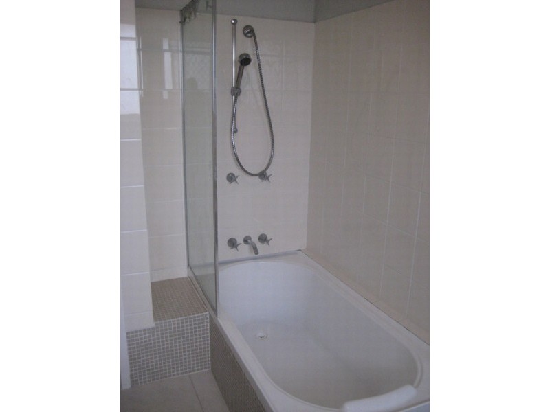 1/13 Orvieto Ave, Mermaid Waters QLD 4218