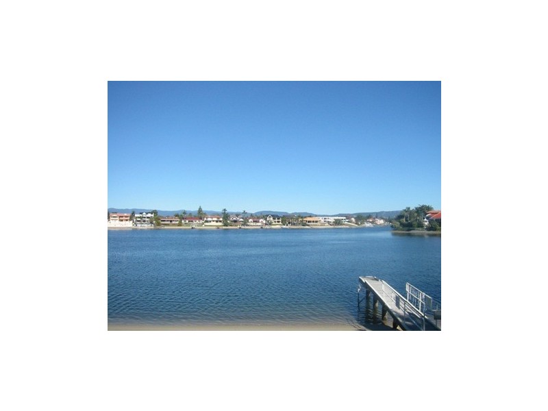 2/27 Duet Drive, Mermaid Waters QLD 4218