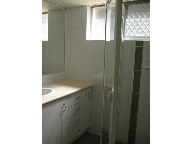 2/27 Duet Drive, Mermaid Waters QLD 4218