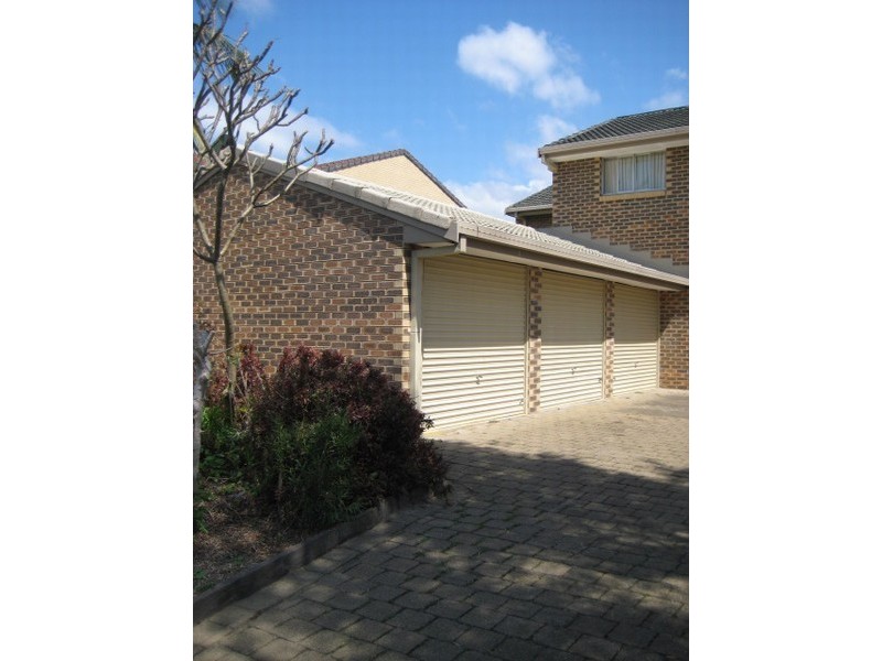 2/27 Duet Drive, Mermaid Waters QLD 4218