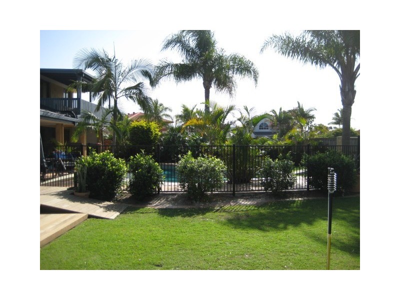 10 Cocos Crescent, Broadbeach Waters QLD 4218