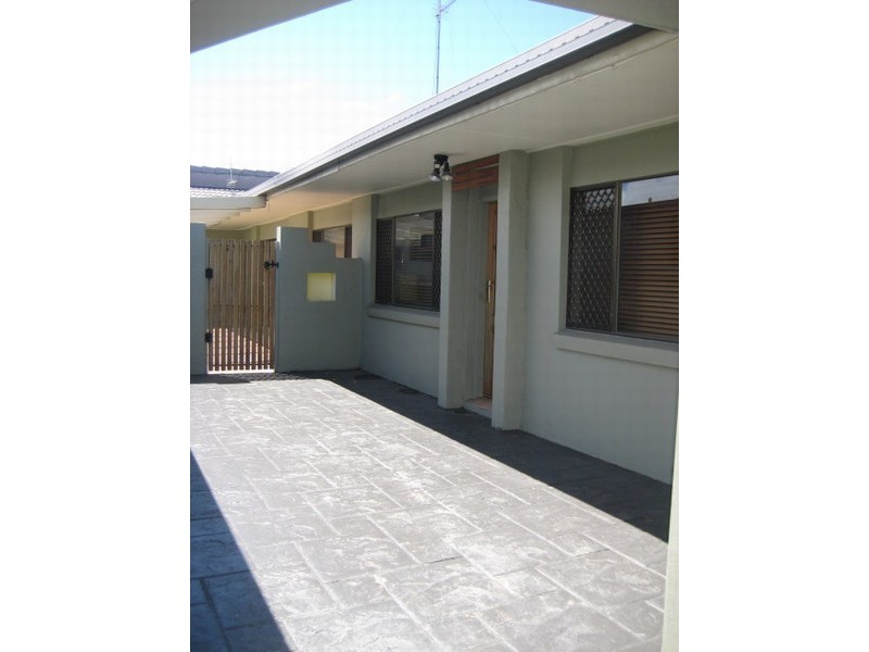 105 Bundall Road, Bundall QLD 4217