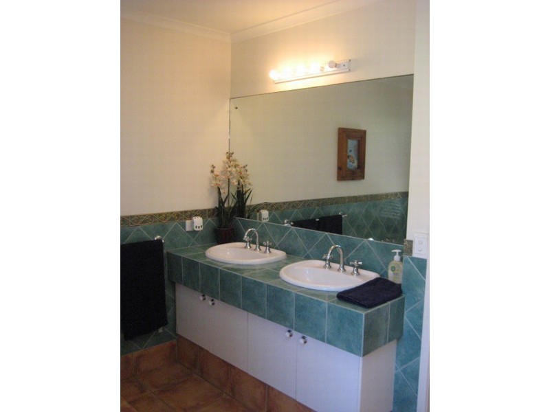 25 Wombat Crt, Sorrento QLD 4217