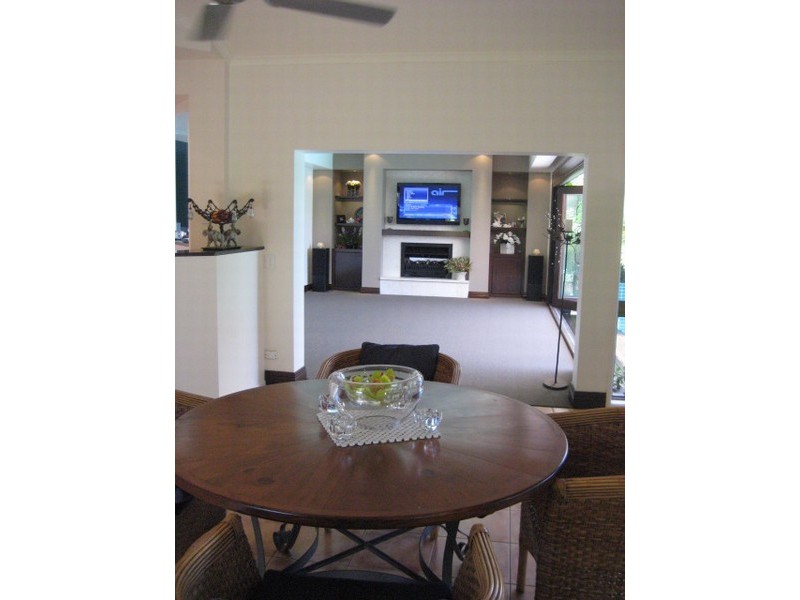 25 Wombat Crt, Sorrento QLD 4217
