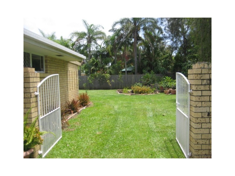 9 Ireby Court, Mermaid Waters QLD 4218