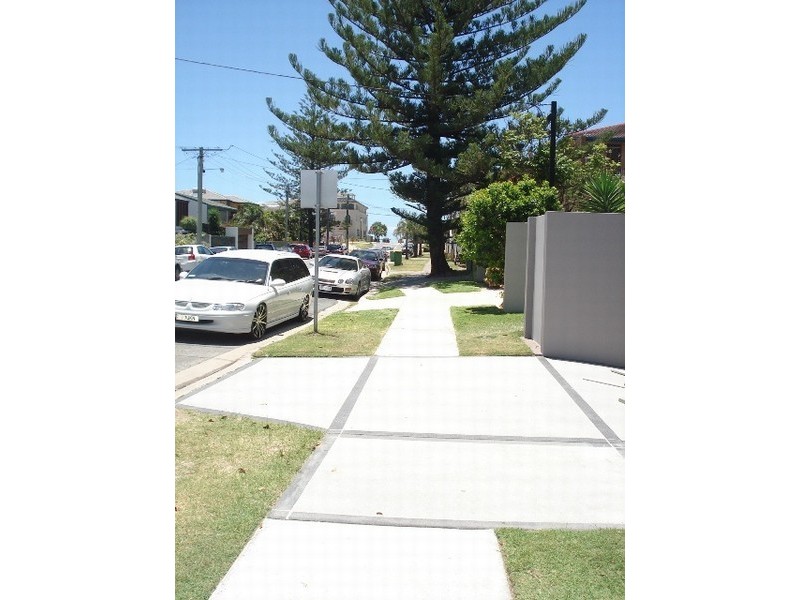 32 Tamborine Street, Mermaid Beach QLD 4218