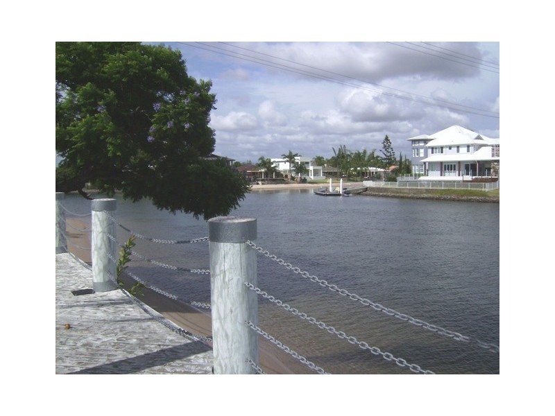 41 Allambi Ave, Broadbeach Waters QLD 4218