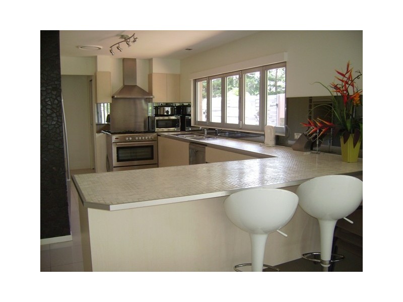41 Allambi Ave, Broadbeach Waters QLD 4218