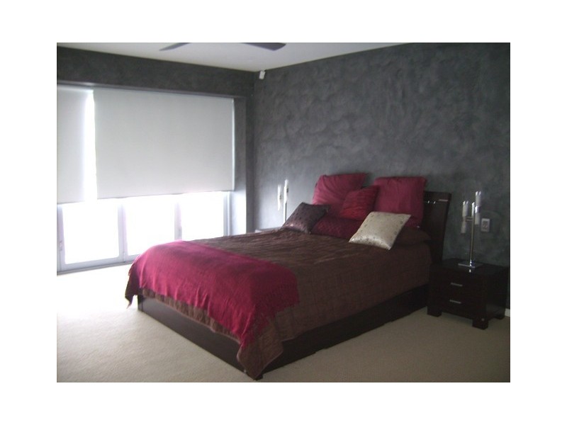 41 Allambi Ave, Broadbeach Waters QLD 4218
