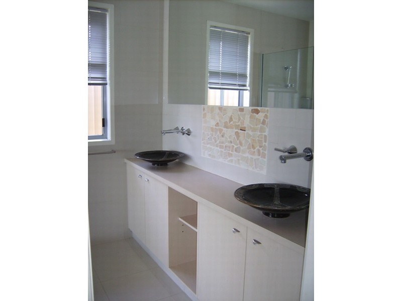 41 Allambi Ave, Broadbeach Waters QLD 4218