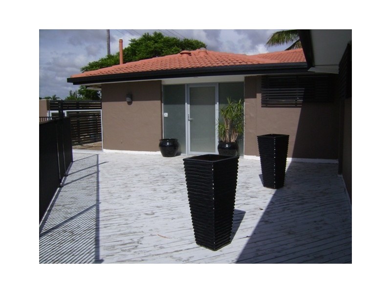 41 Allambi Ave, Broadbeach Waters QLD 4218